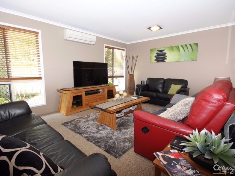 11 Camplin Court, Branyan QLD 4670