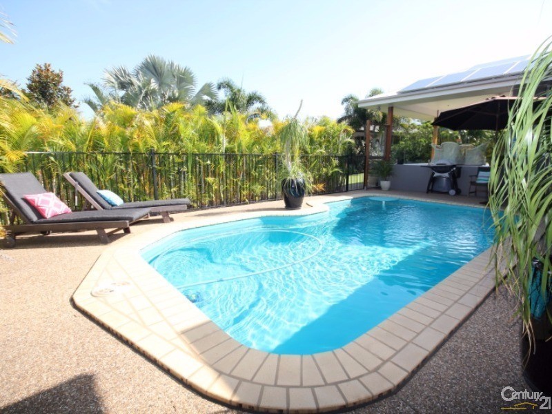 11 Camplin Court, Branyan QLD 4670