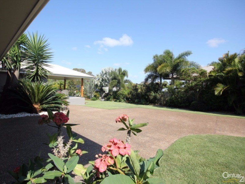 11 Camplin Court, Branyan QLD 4670