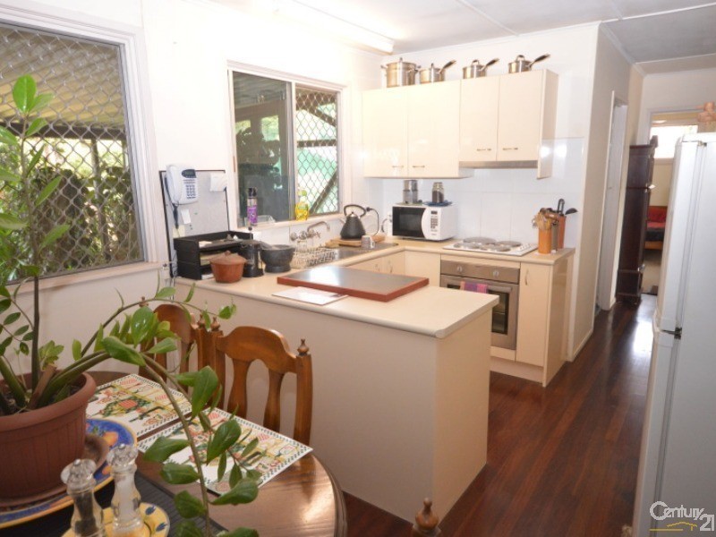 8  Hussey Street, Avenell Heights QLD 4670