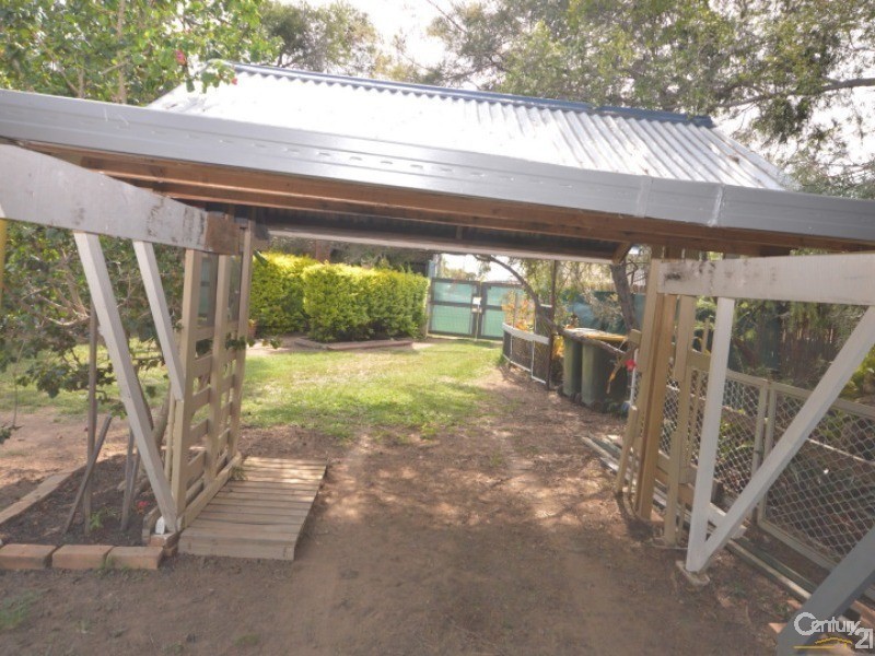 8  Hussey Street, Avenell Heights QLD 4670