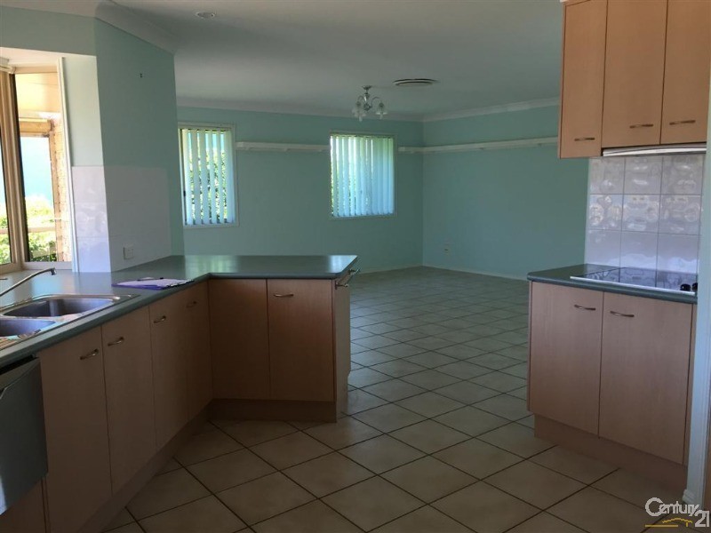 115  Barolin Esplanade, Coral Cove QLD 4670