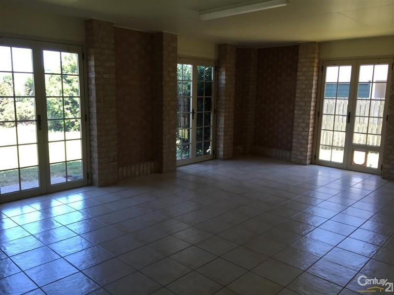 115  Barolin Esplanade, Coral Cove QLD 4670