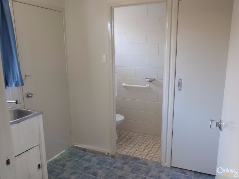 1/20  Sinclair Street, Avenell Heights QLD 4670