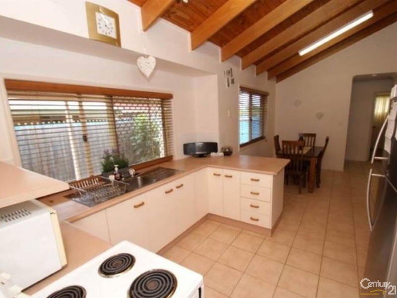 Avenell Heights QLD 4670