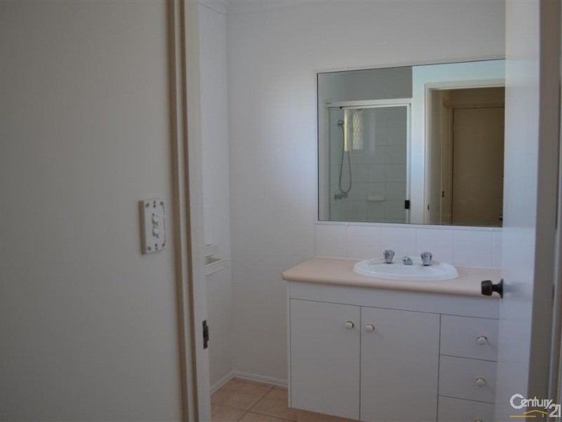 Avenell Heights QLD 4670