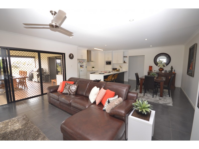 8 Rokeby Court, Branyan QLD 4670