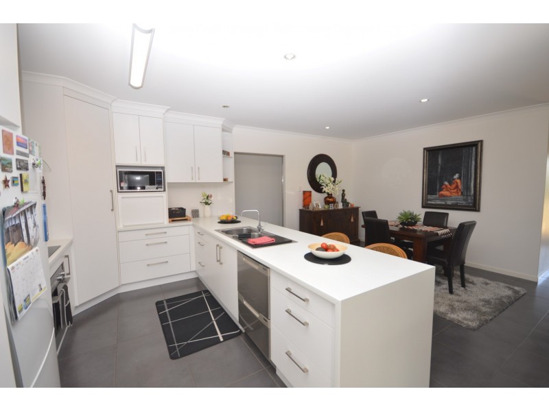 8 Rokeby Court, Branyan QLD 4670