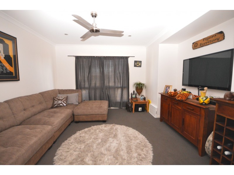 8 Rokeby Court, Branyan QLD 4670