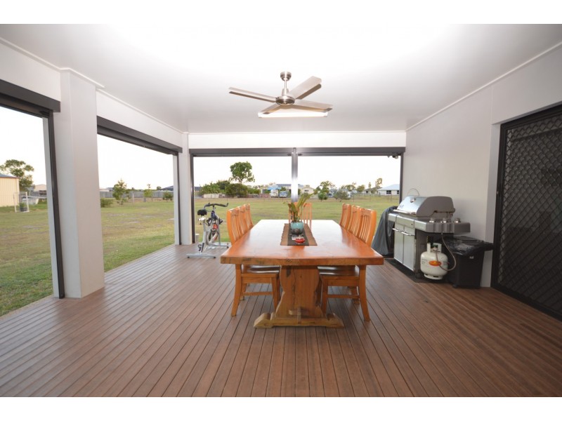 8 Rokeby Court, Branyan QLD 4670