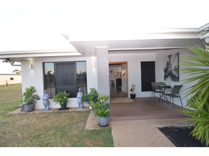 8 Rokeby Court, Branyan QLD 4670