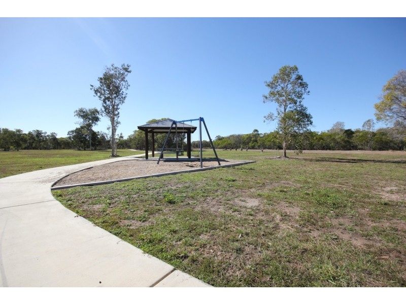 4 DIAMANTINA DRIVE, Branyan QLD 4670