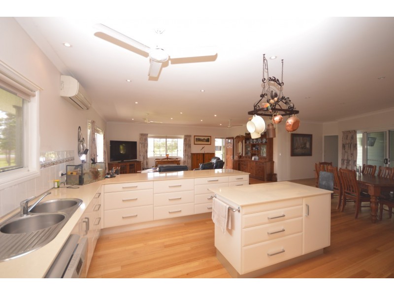 2  Palmerston Drive, Branyan QLD 4670