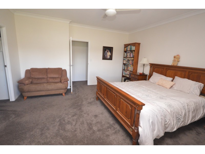 2  Palmerston Drive, Branyan QLD 4670