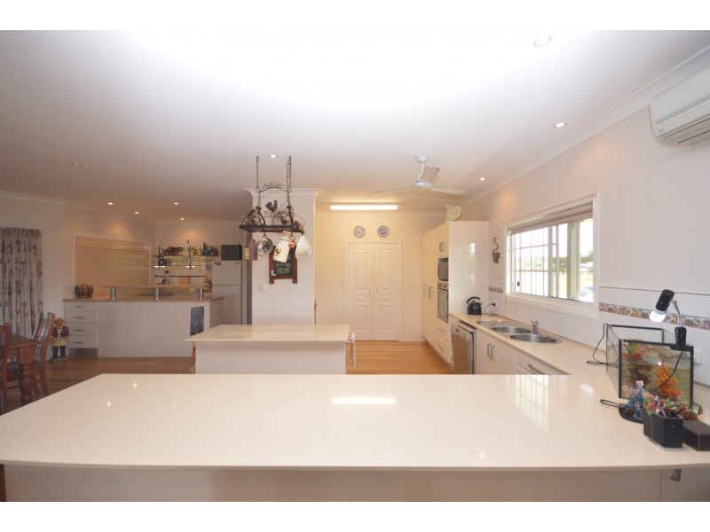 2  Palmerston Drive, Branyan QLD 4670