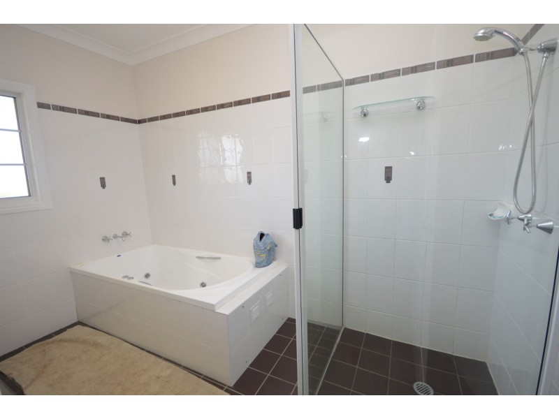 2  Palmerston Drive, Branyan QLD 4670