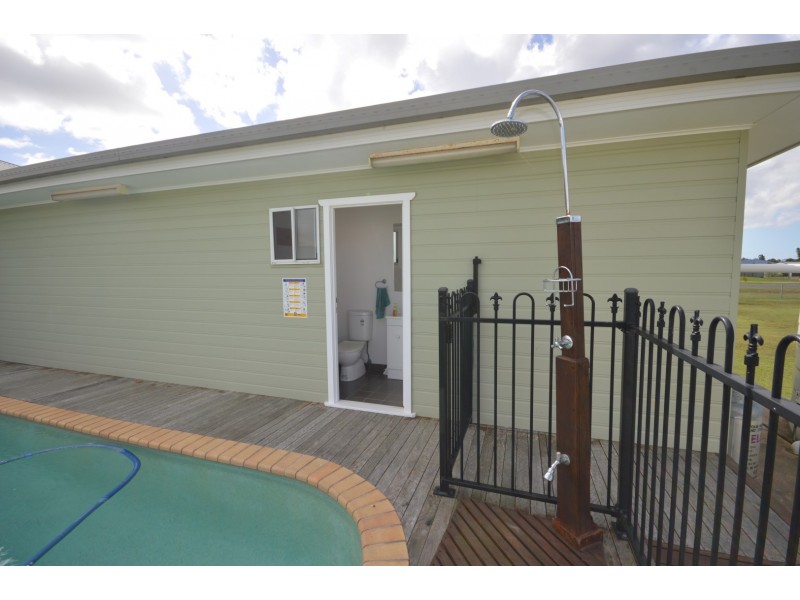 2  Palmerston Drive, Branyan QLD 4670