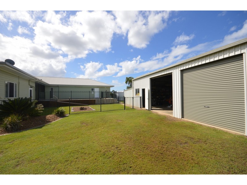 2  Palmerston Drive, Branyan QLD 4670