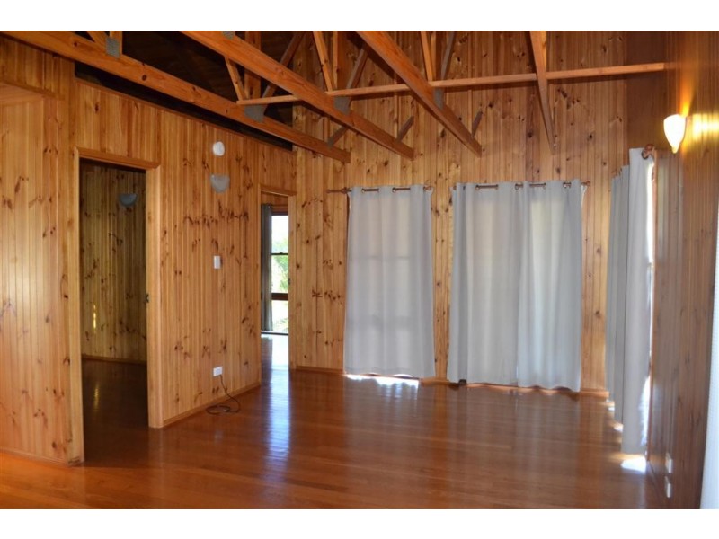 409 Riverview Road, Elliott Heads QLD 4670