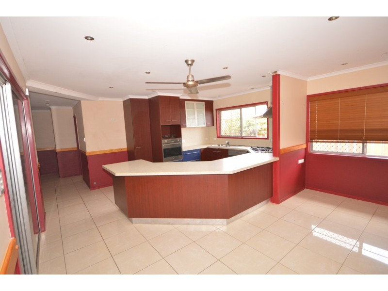 8  Jenalyn Crescent, Avoca QLD 4670