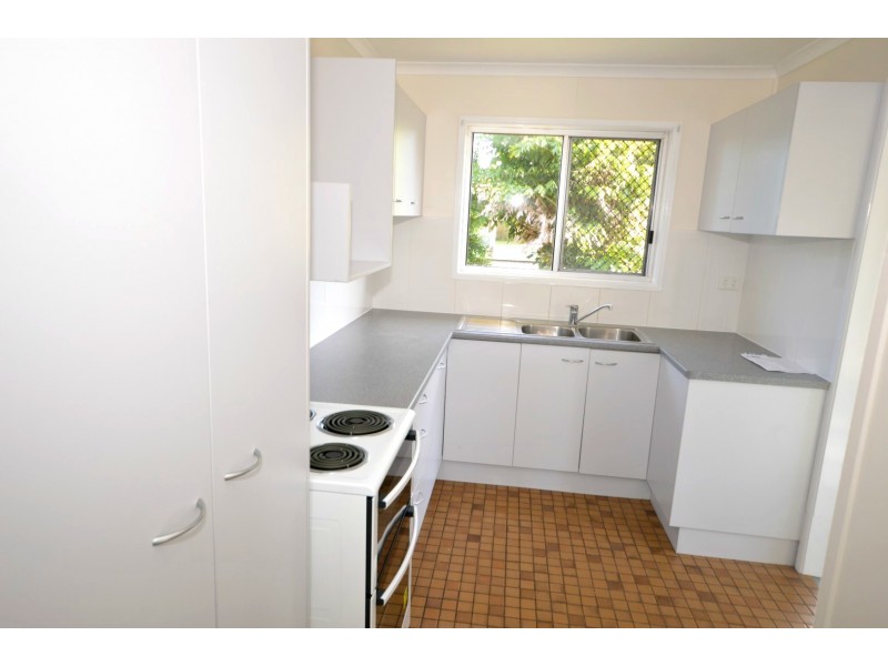 27 Central Avenue, Thabeban QLD 4670