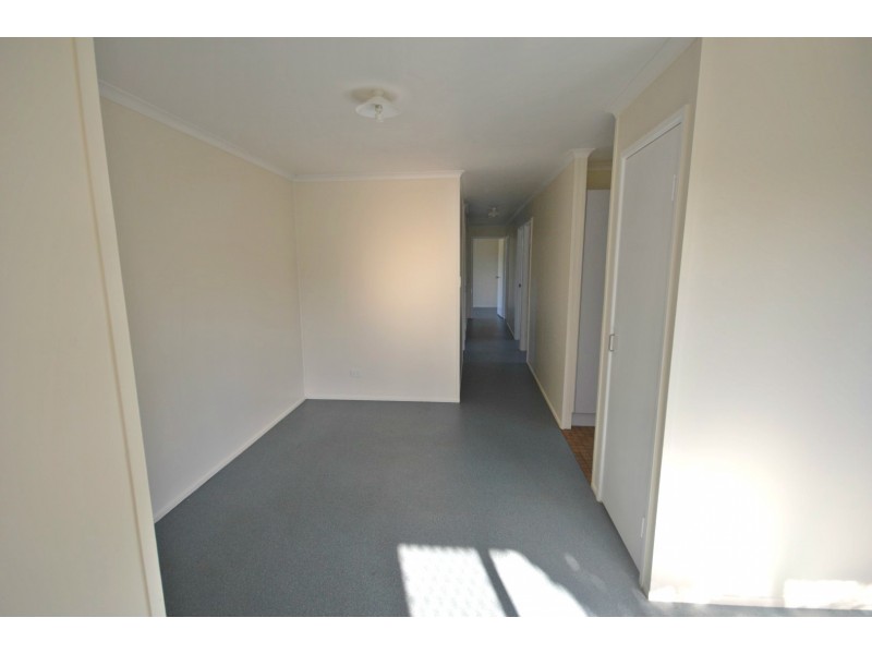 27 Central Avenue, Thabeban QLD 4670