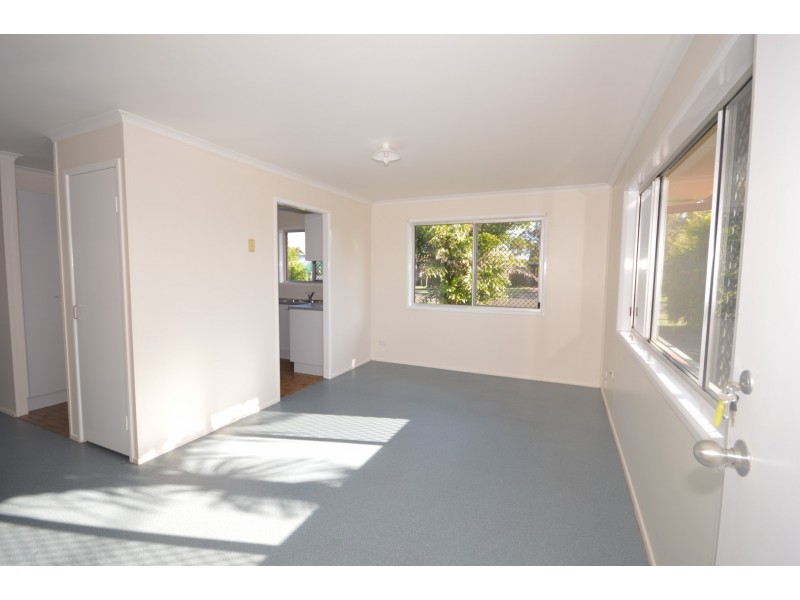 27 Central Avenue, Thabeban QLD 4670