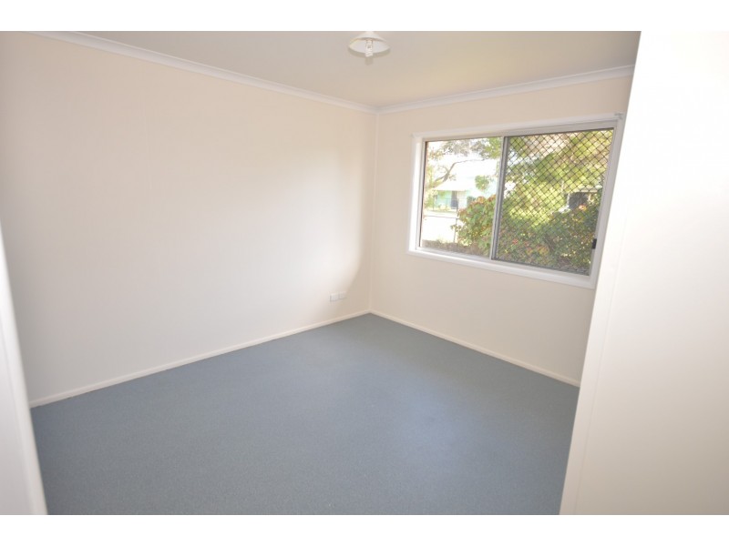 27 Central Avenue, Thabeban QLD 4670