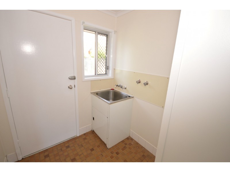 27 Central Avenue, Thabeban QLD 4670