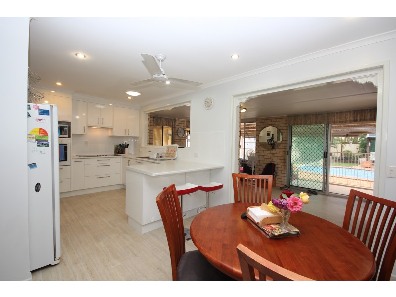 16 Sloane Street, Kalkie QLD 4670