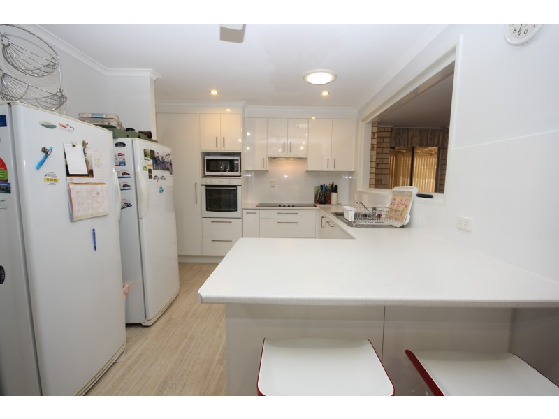 16 Sloane Street, Kalkie QLD 4670