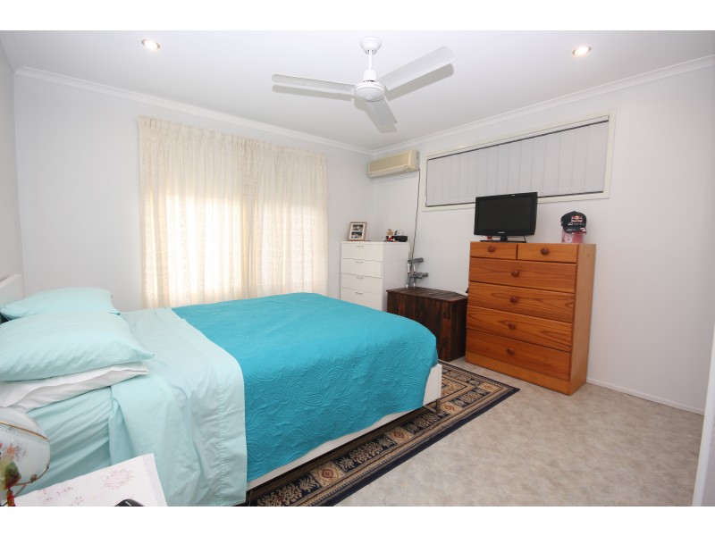 16 Sloane Street, Kalkie QLD 4670