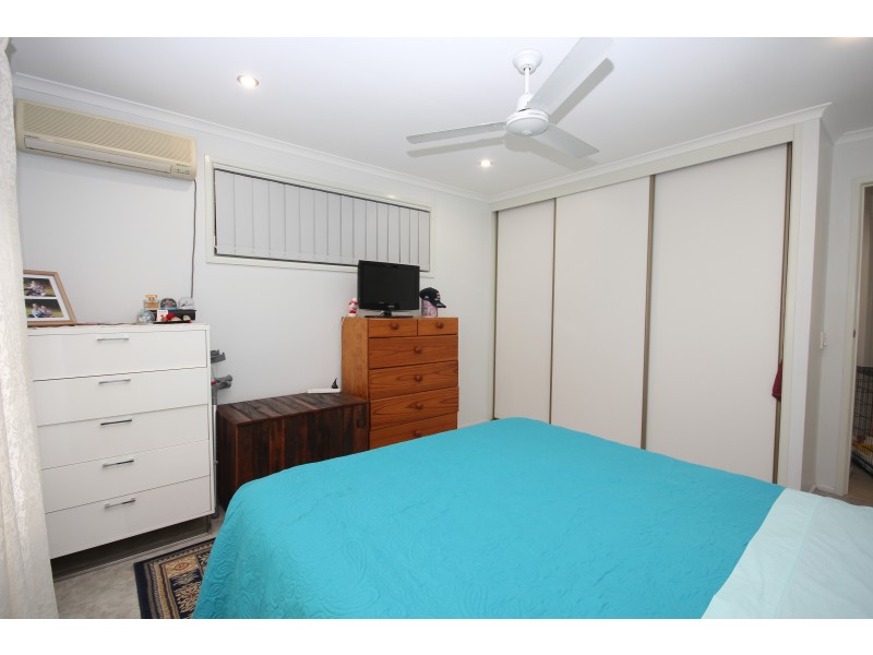 16 Sloane Street, Kalkie QLD 4670