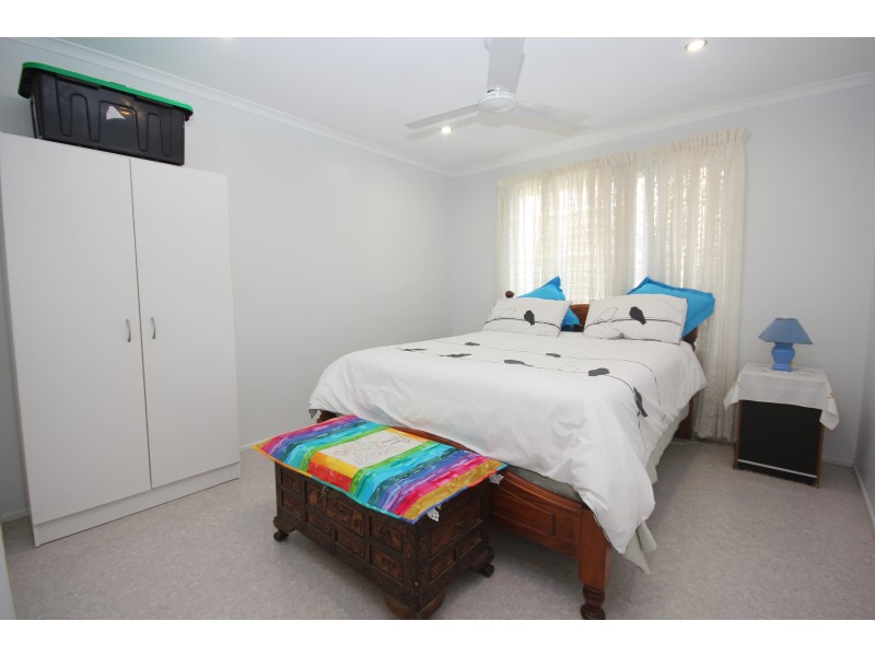 16 Sloane Street, Kalkie QLD 4670