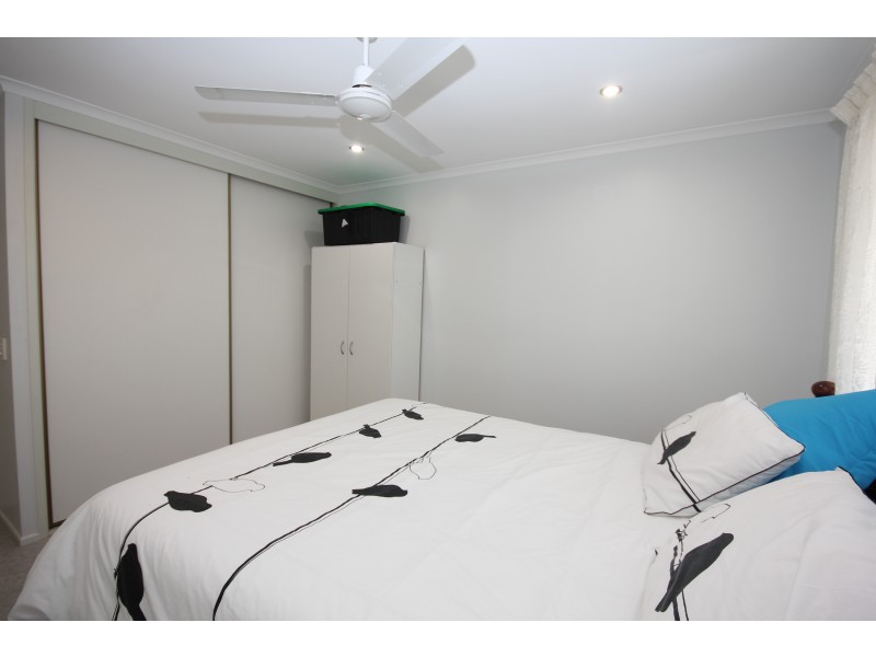 16 Sloane Street, Kalkie QLD 4670