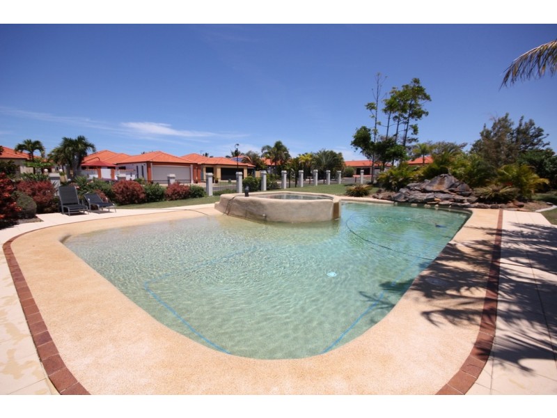 16 Chantelle Cct, Coral Cove QLD 4670