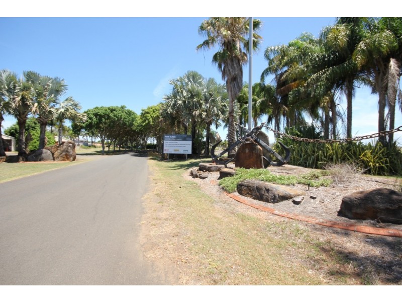 16 Chantelle Cct, Coral Cove QLD 4670