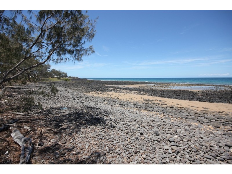 16 Chantelle Cct, Coral Cove QLD 4670