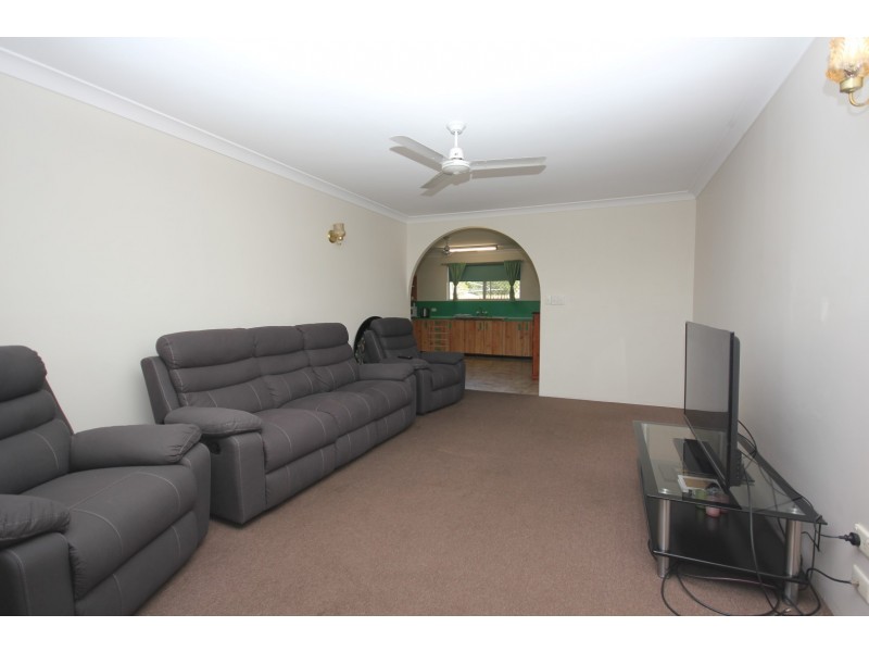 2/9 Avenell Street, Avenell Heights QLD 4670