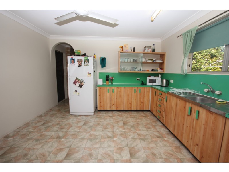 2/9 Avenell Street, Avenell Heights QLD 4670