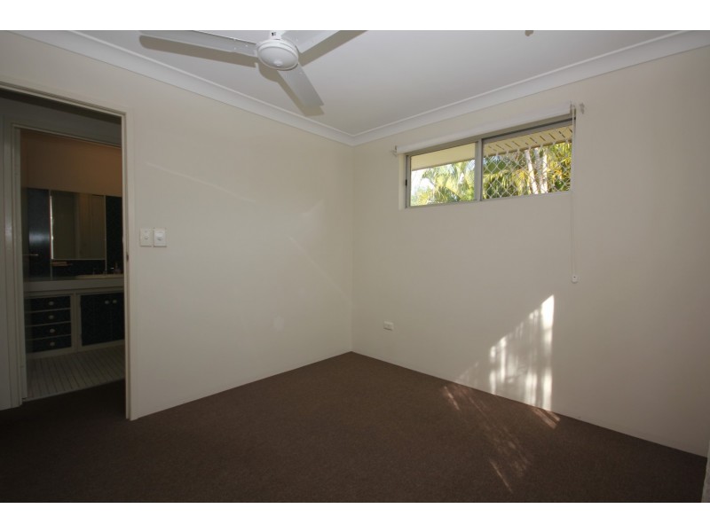 2/9 Avenell Street, Avenell Heights QLD 4670