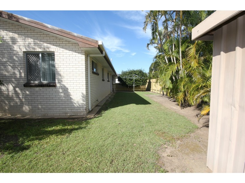 2/9 Avenell Street, Avenell Heights QLD 4670