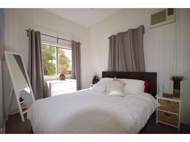 1 Briggenshaw Street, Kepnock QLD 4670