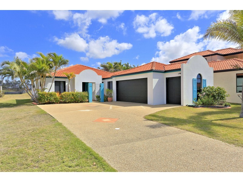 20 Chantelle Circuit, Coral Cove QLD 4670
