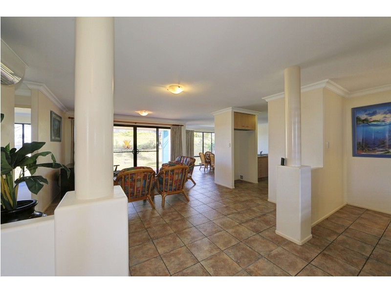 20 Chantelle Circuit, Coral Cove QLD 4670