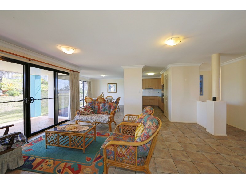 20 Chantelle Circuit, Coral Cove QLD 4670