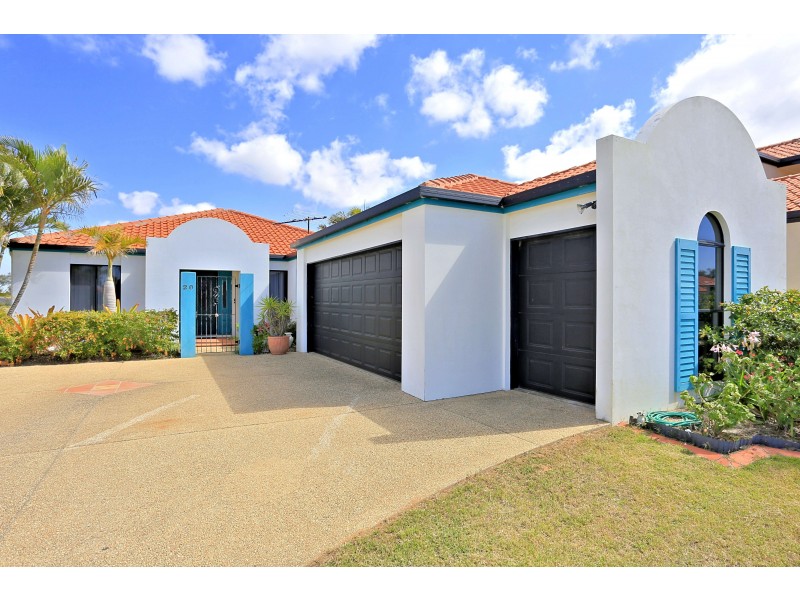 20 Chantelle Circuit, Coral Cove QLD 4670