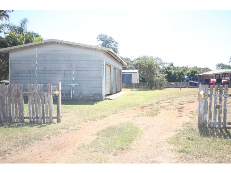 38 Bathurst Street, Elliott Heads QLD 4670