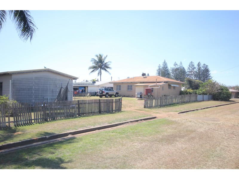 38 Bathurst Street, Elliott Heads QLD 4670