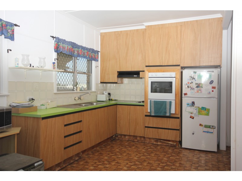 38 Bathurst Street, Elliott Heads QLD 4670